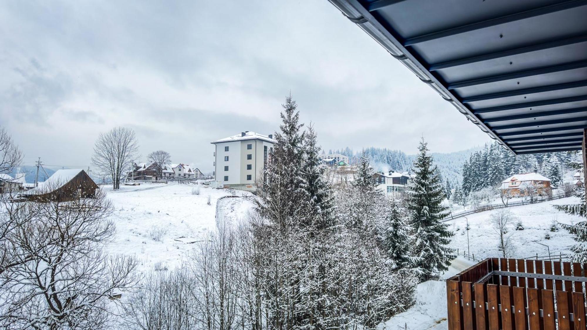 Lion Hotell Bukovel Exteriör bild